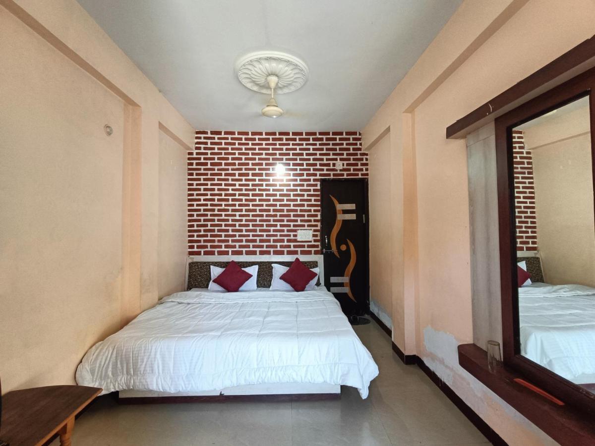 Hotel Chaitanya Maheshwar Εξωτερικό φωτογραφία